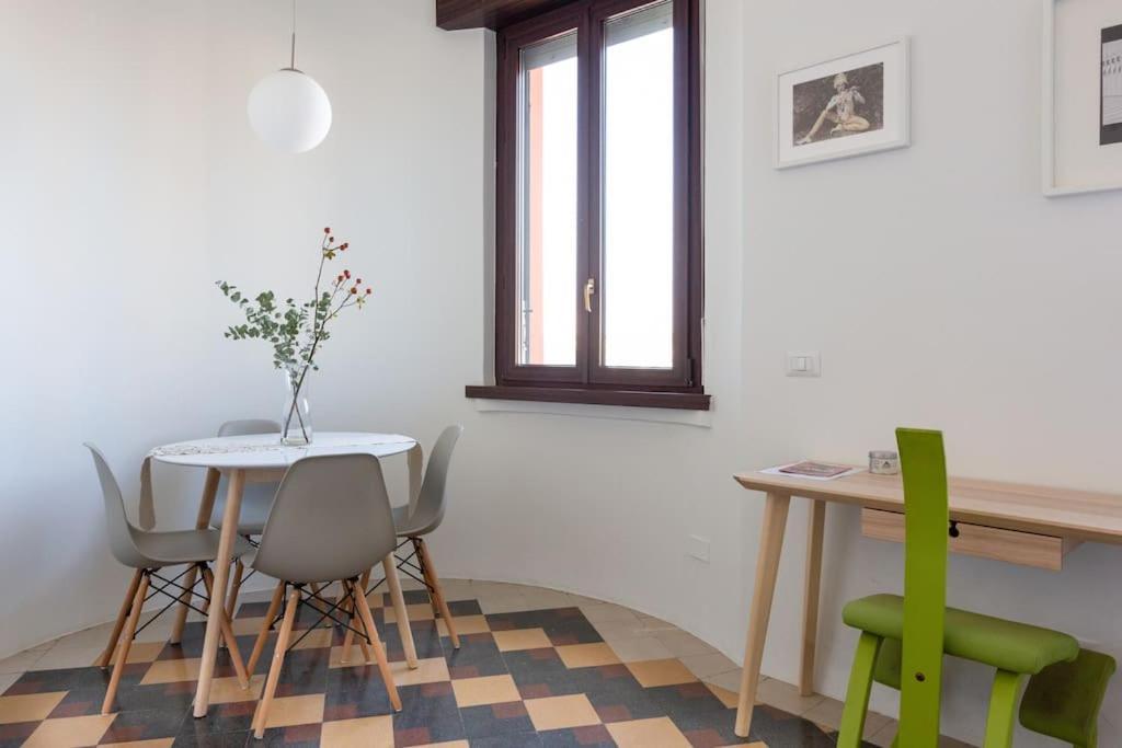 Big Bright Cozy Studio Apartment In Nolo Near Mm1 Milan Luaran gambar